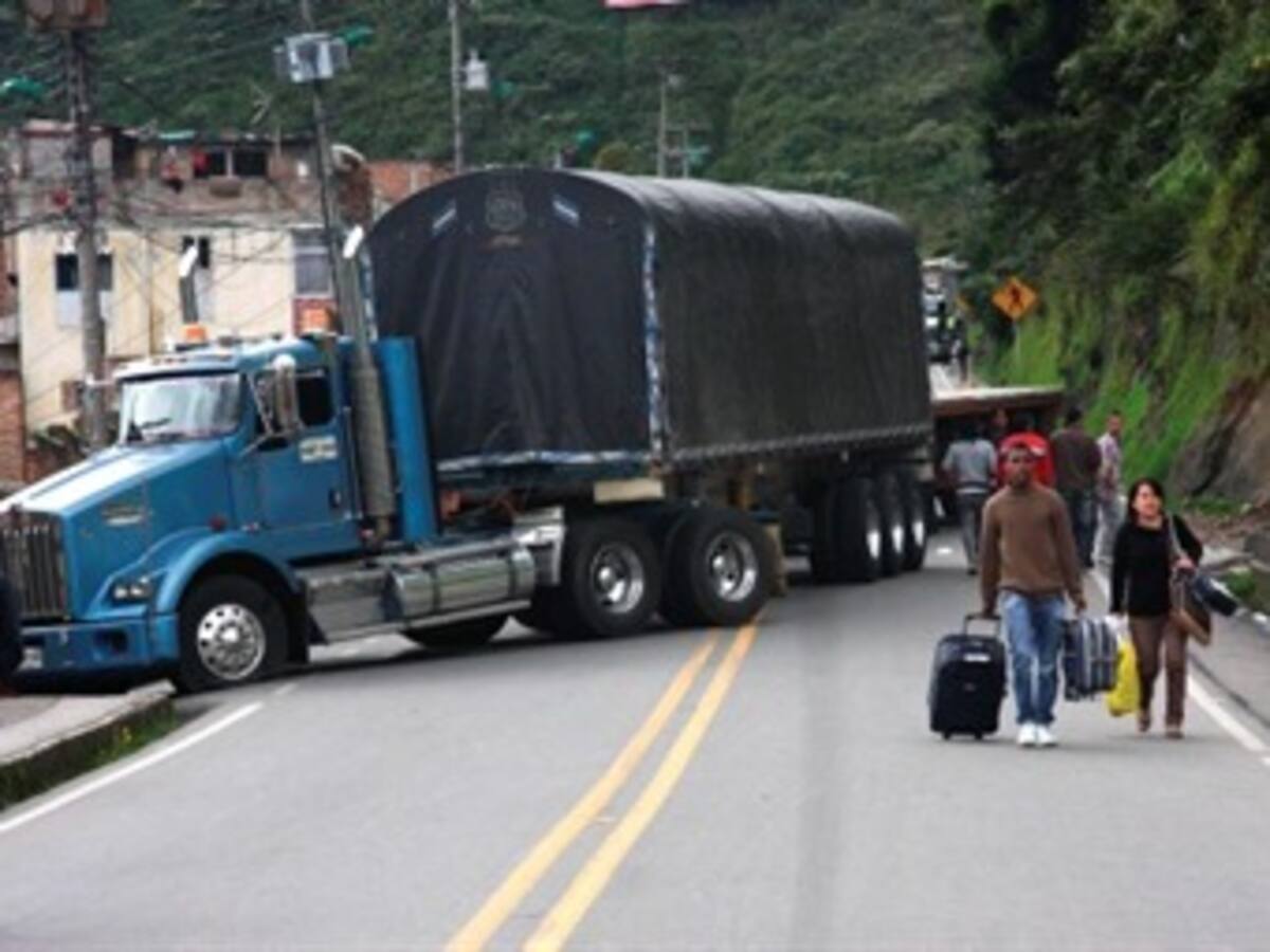 Cierre total en la vía que de Risaralda conduce a Caldas y Antioquia