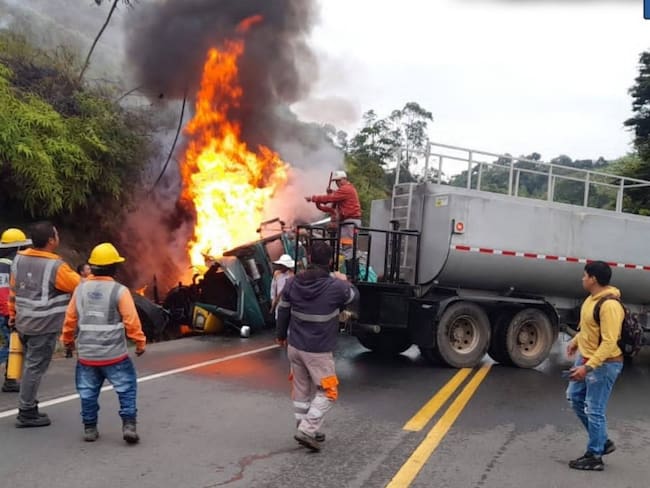 En grave accidente de tránsito murieron al menos siete personas en la vía Panamericana del Cauca