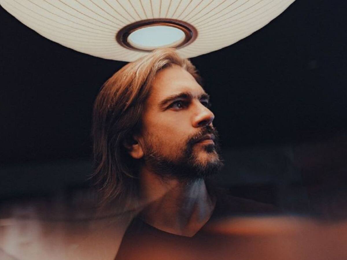 Juanes hace un homenaje a Zoé con su propia versión de "Vía Láctea"