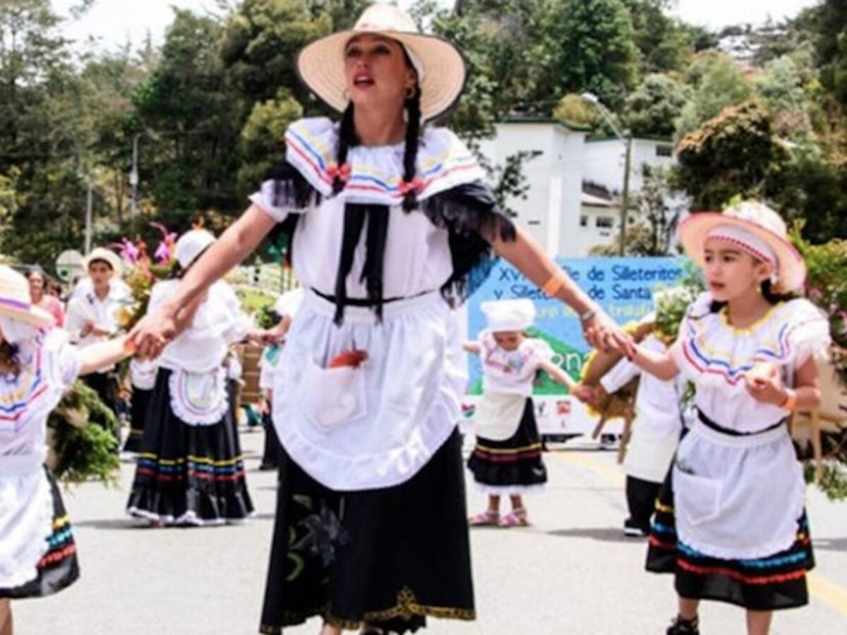 Hoy Santa Elena tendrá cierres viales por Desfile de Silleteritos