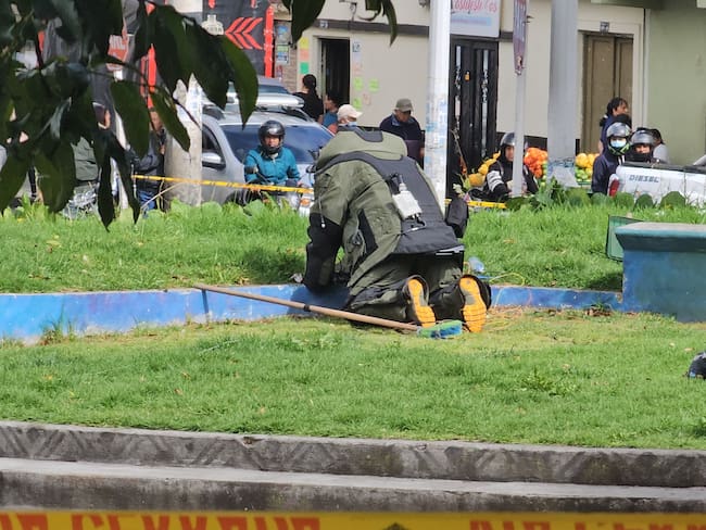 Una persona herida deja detonación de artefacto explosivo en el centro de Pasto