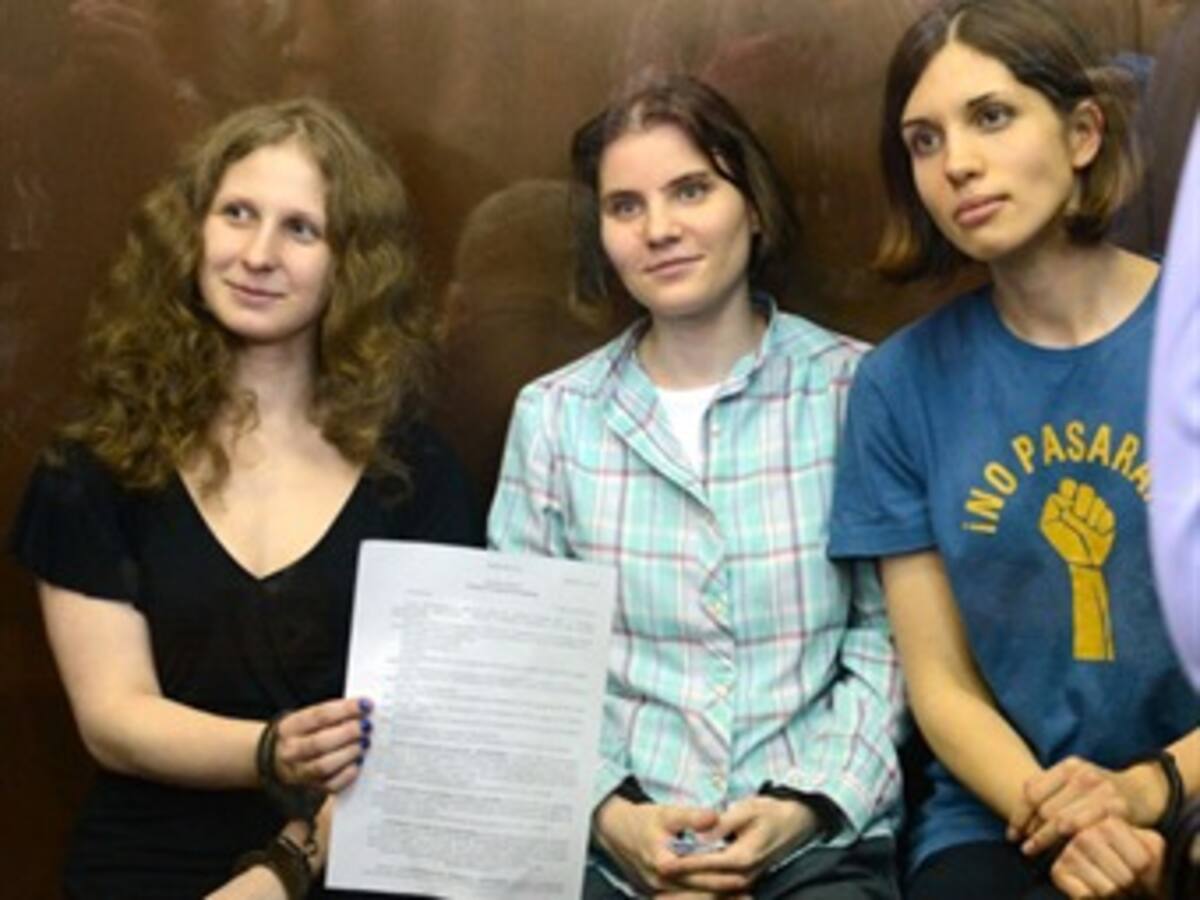 La Justicia rusa divide a las Pussy Riot: una vuelve a casa y dos a prisión