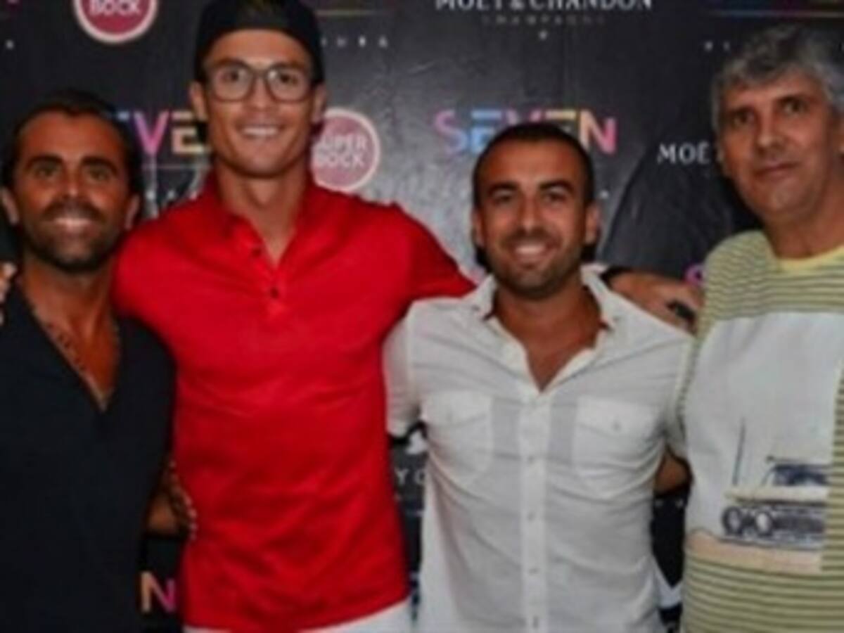 Cristiano Ronaldo visita una discoteca del Algarve en su día libre