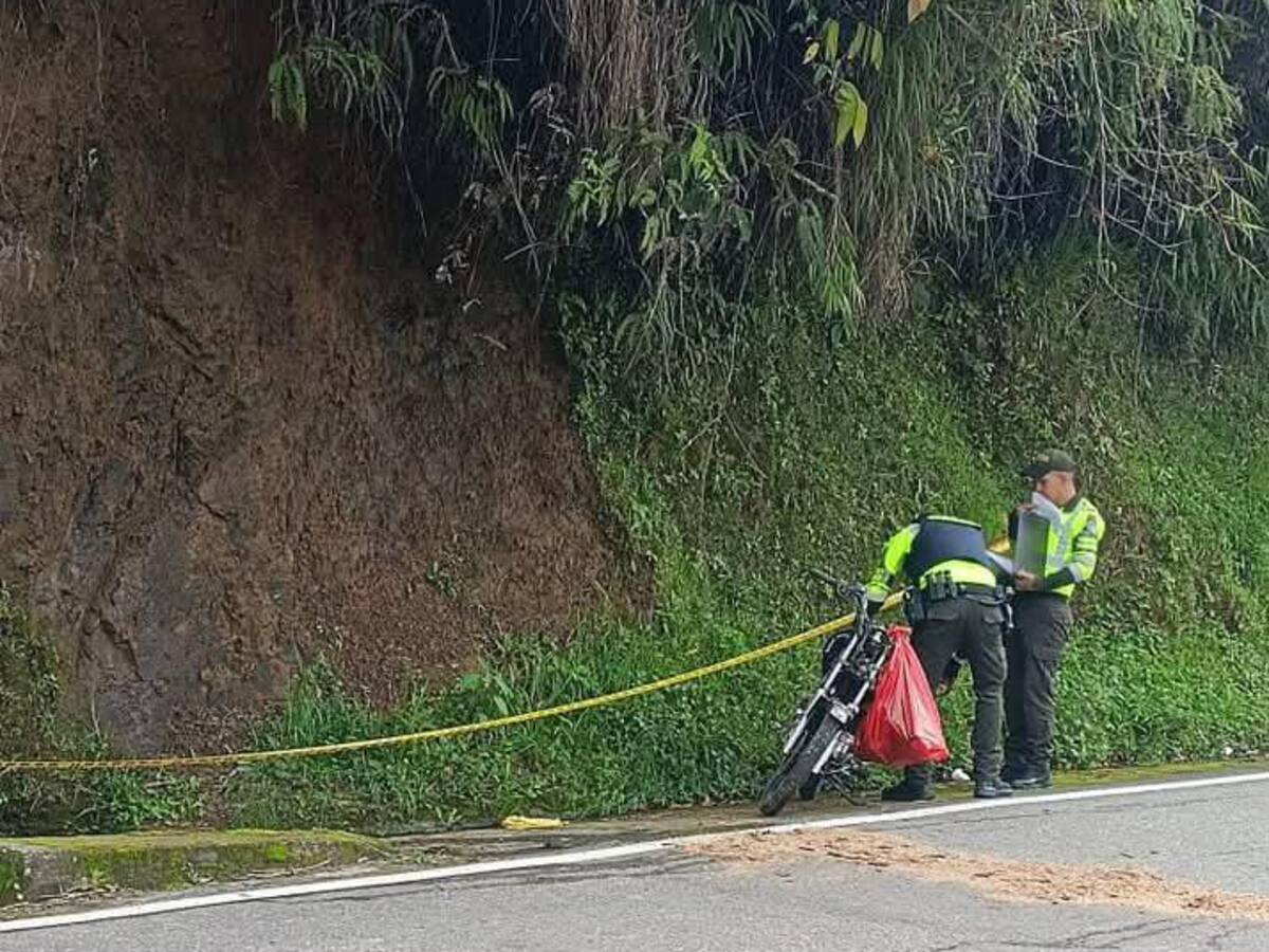 Reportan una persona fallecida en la vía Manizales- Bogotá a la altura de Petaqueros