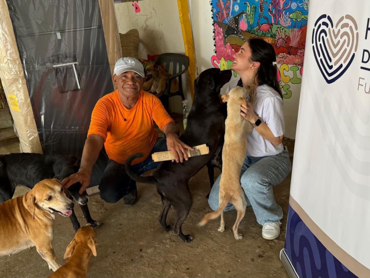 Fundación AGM Huellas de Piedra dona nevera a la Fundación Refugio San Francisco de Asís