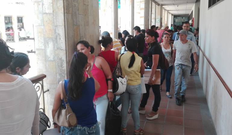 Atención en la alcaldia de Cúcuta colapso por usuarios buscando subsidios de mejoramiento de vivienda