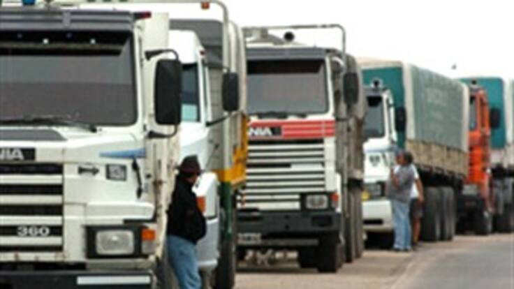 Refuerzan seguridad en carreteras por paro camionero