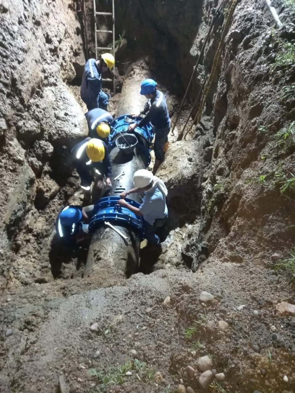 Sin servicio de agua potable.