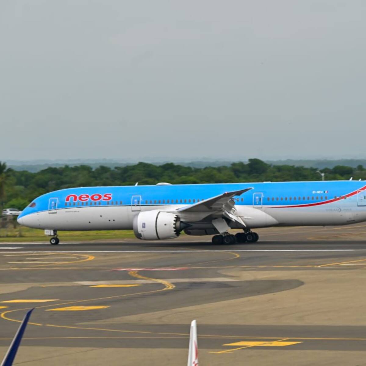 Cartagena recibió el primer vuelo de la aerolínea Neos desde Italia