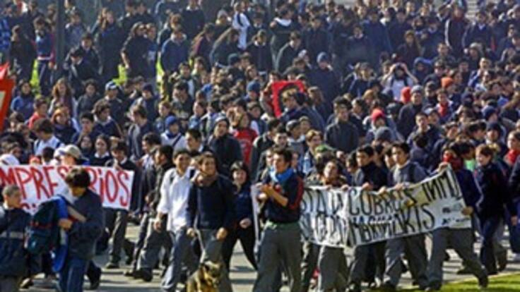 Fuertes protestas de estudiantes en la Universidad Nacional