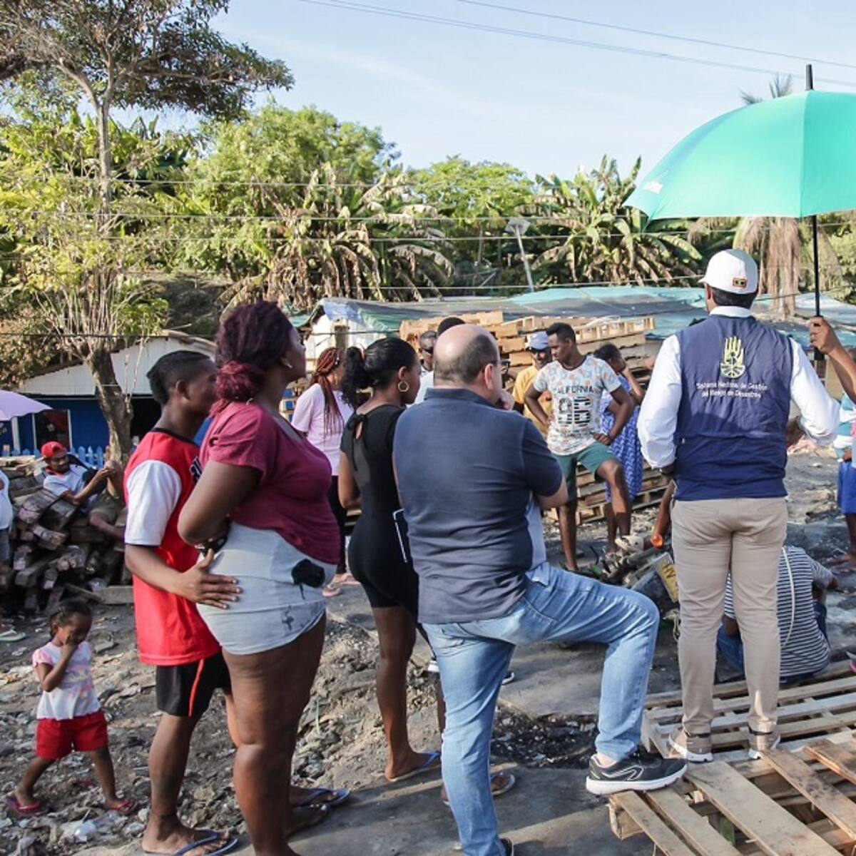 Afectados por incendio en Henequén recibirán subsidios y colaboración empresarial