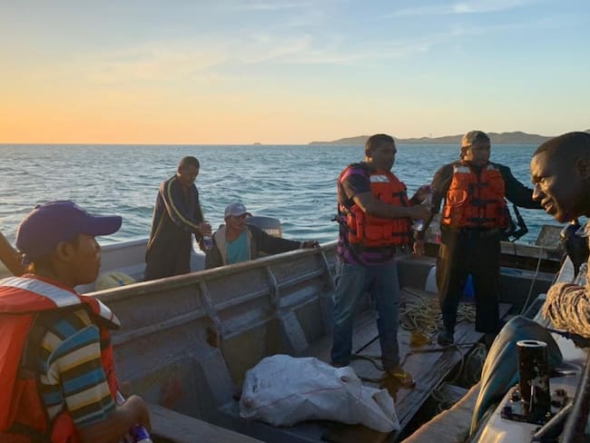 Cuatro personas fueron rescatadas en el mar Caribe en la Alta Guajira