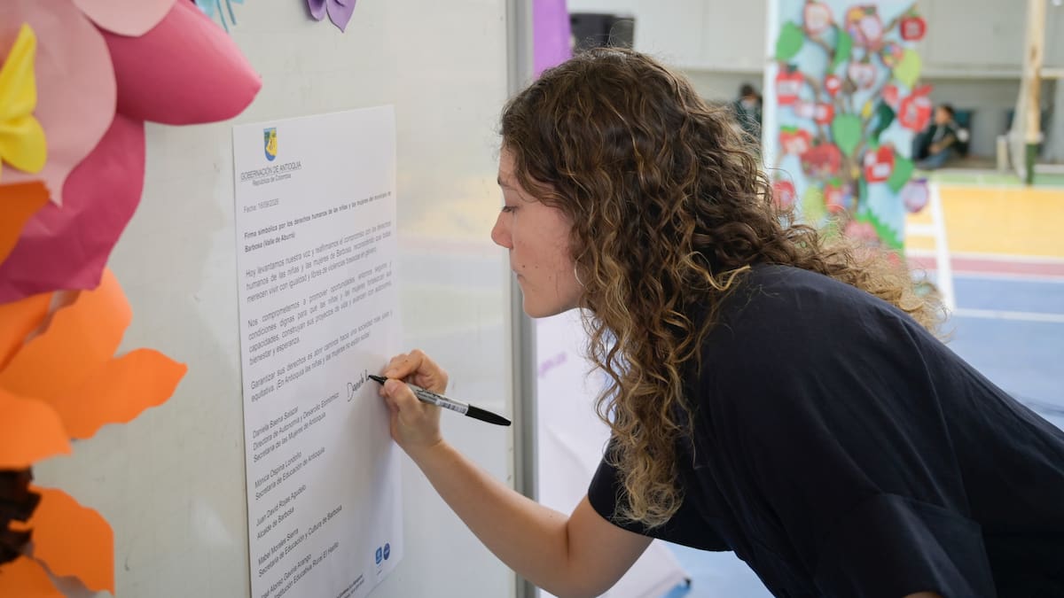 Antioquia implementa protocolo para prevenir violencias de género en institución educativas