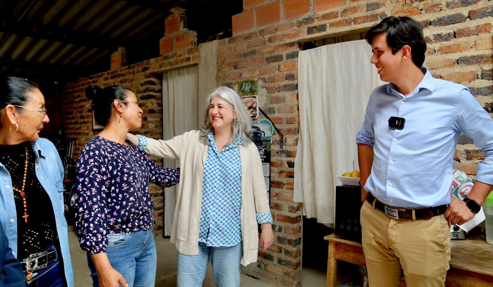 Ministra de vivienda y Alcalde de Duitama / Foto: MinVivienda