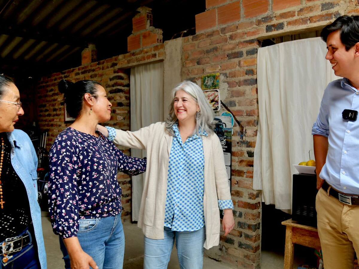 La ministra de vivienda visito Boyacá y se reunió con alcaldes de varios municipios
