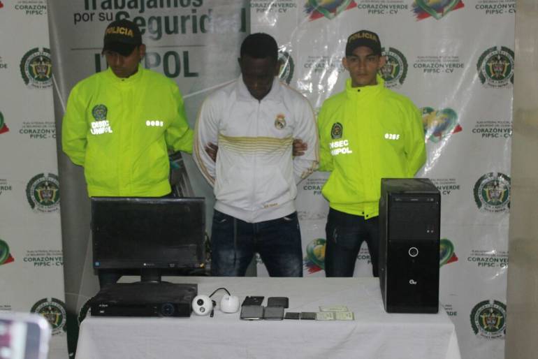 Alias ´´El Burro ´´ cuando era presentado por la Policía de Barranquilla. 