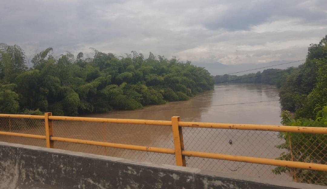 Puente sobre el río Cauca