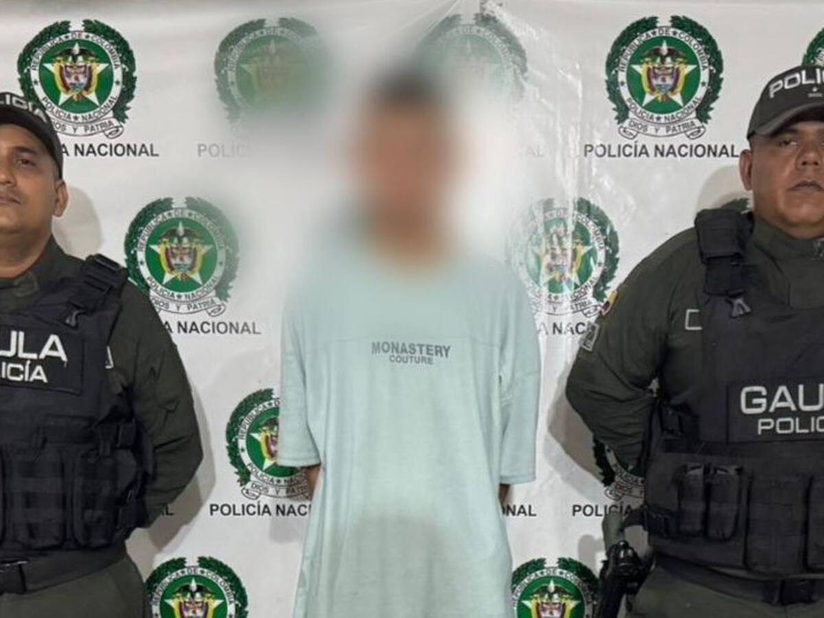 La Policía de Barranquilla captura a presunto ‘Costeño’ con granada y panfletos extorsivos
