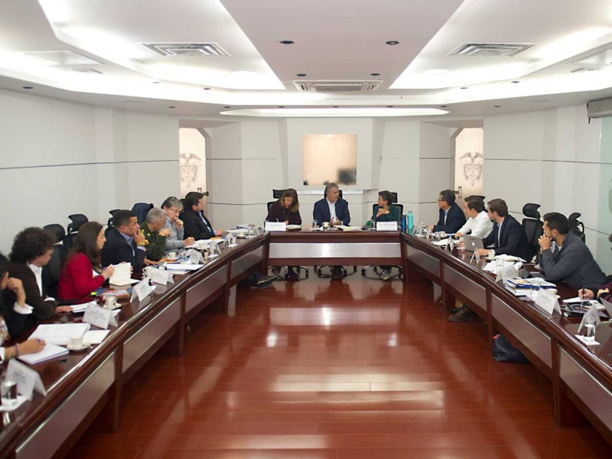 Duque y Claudia López trazan agenda para combatir 'cosquilleo' y atraco