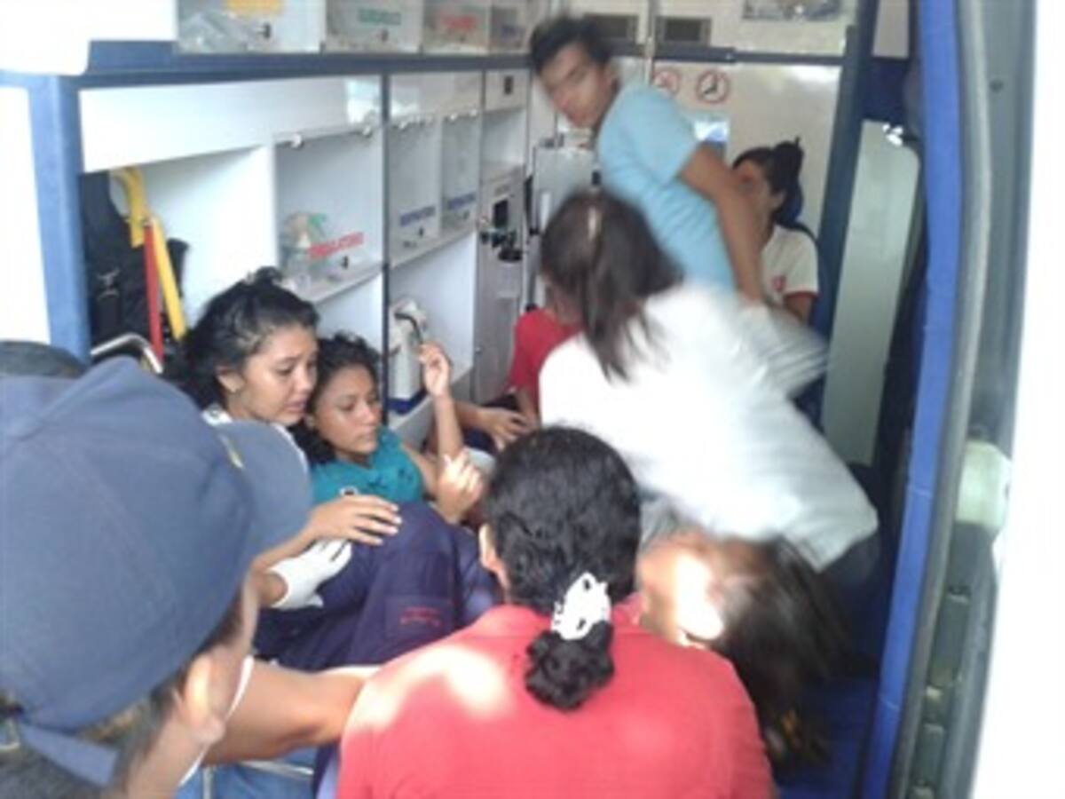 Más de 70 menores intoxicados tras explosión en colegio de Santa Marta