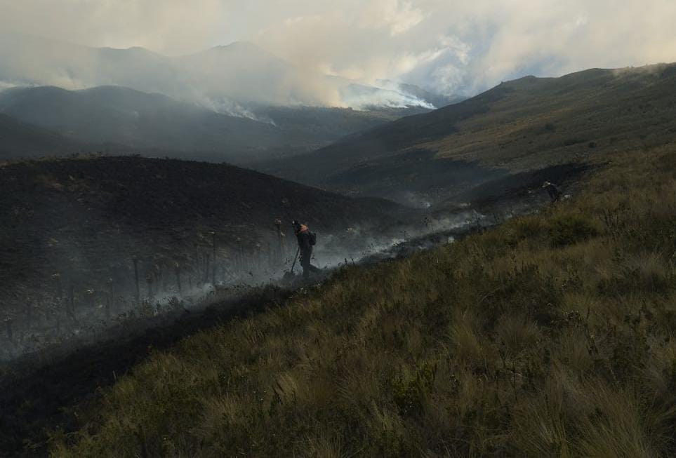 Incendio en el páramo La Alfombras en el municipio de Tota / Cortesía: Alcaldía de Tota.