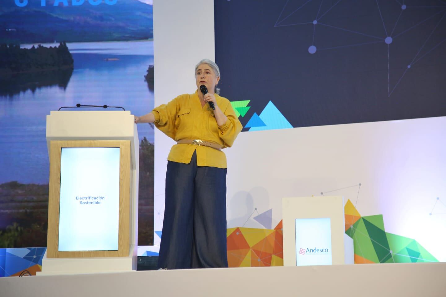 Catalina Velasco, Ministra de Haciendo en el Congreso Andesco 2023 en Cartagena