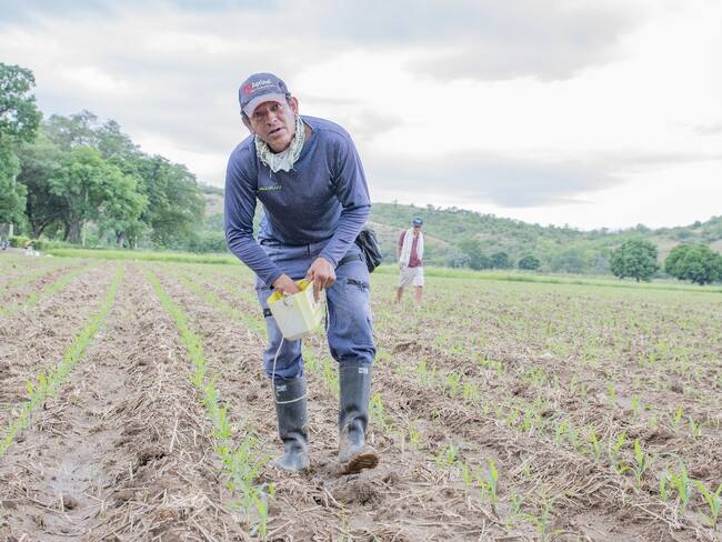 Pequeños productores y mujeres rurales del Huila. Foto Gobernación Huila.