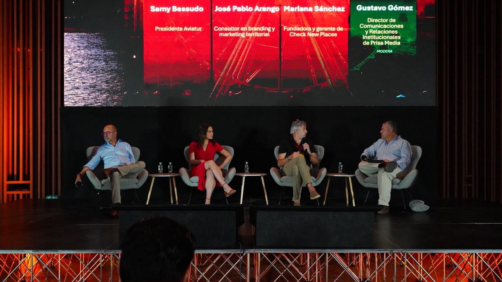 Panel: De vender tiquetes y destinos a diseñar experiencias”. | Foto: Caracol Radio