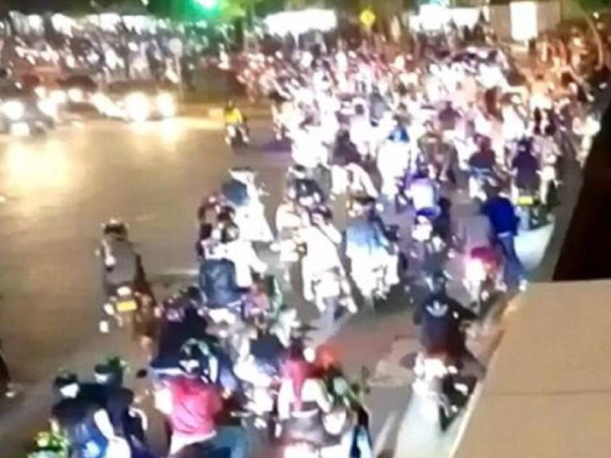 VIDEO: Motociclistas realizaron caravanas