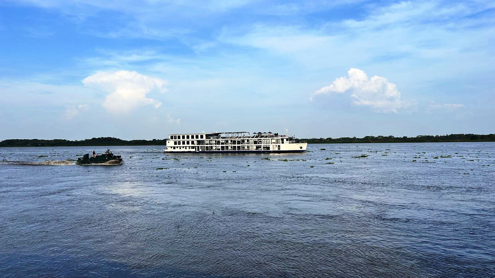 Armada Nacional ha brindado acompañamiento al crucero AmaMagdalena