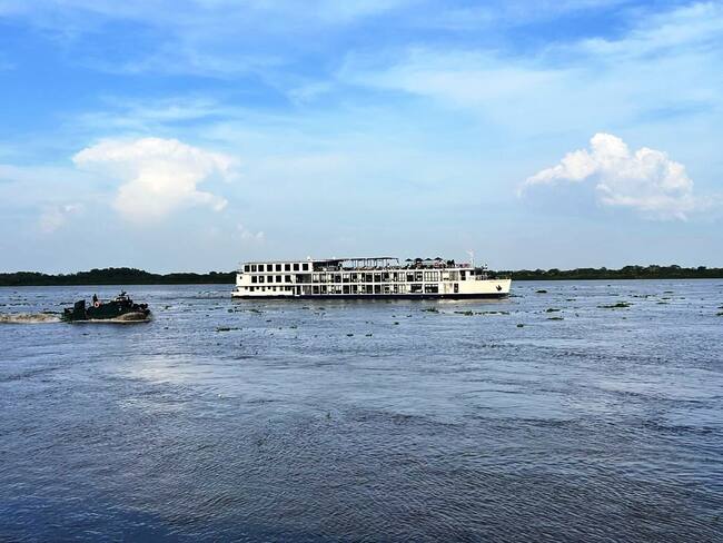 Armada Nacional ha brindado acompañamiento al crucero AmaMagdalena