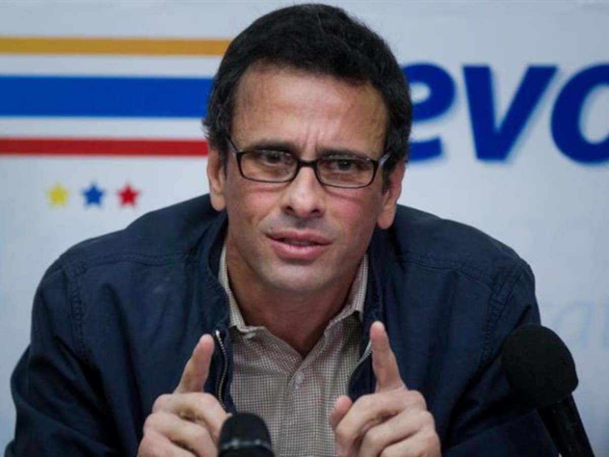 Capriles denuncia que el CNE excluyó su firma del revocatorio contra Maduro