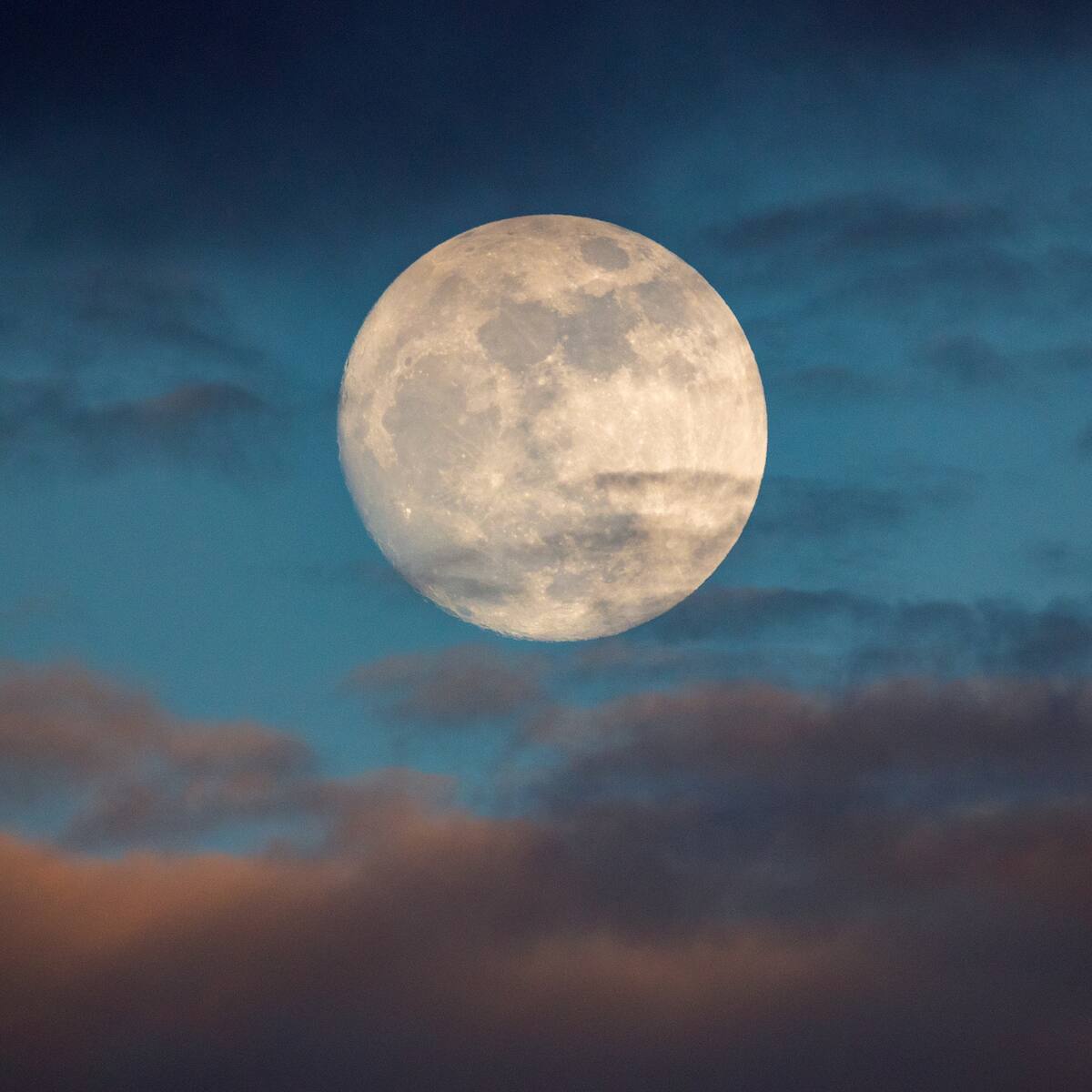 ¿A qué hora se verá la ‘Superluna azul’ en Colombia? Duración evento astronómico y más