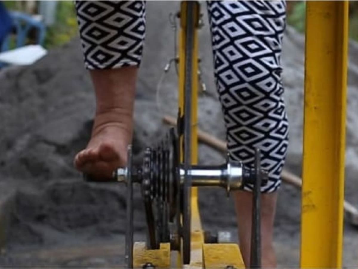 Bicibloqueras, dos días de pedaleo dan para construir un baño