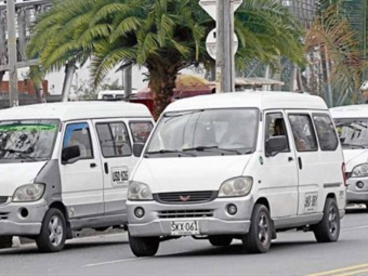 Las autoridades de Bogotá realizan operativos para luchar en contra del transporte pirata