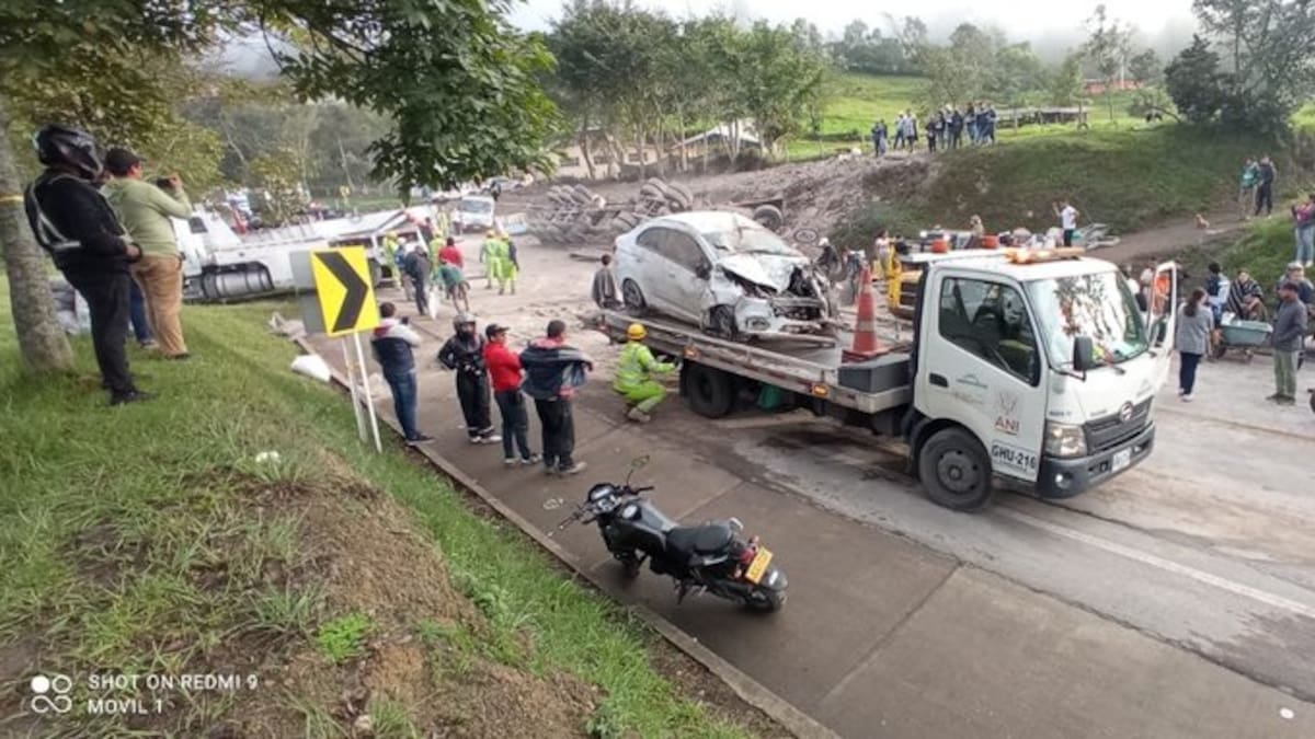 Fuerte accidente en la vía entre Bogotá y Villavicencio dejó dos personas heridas