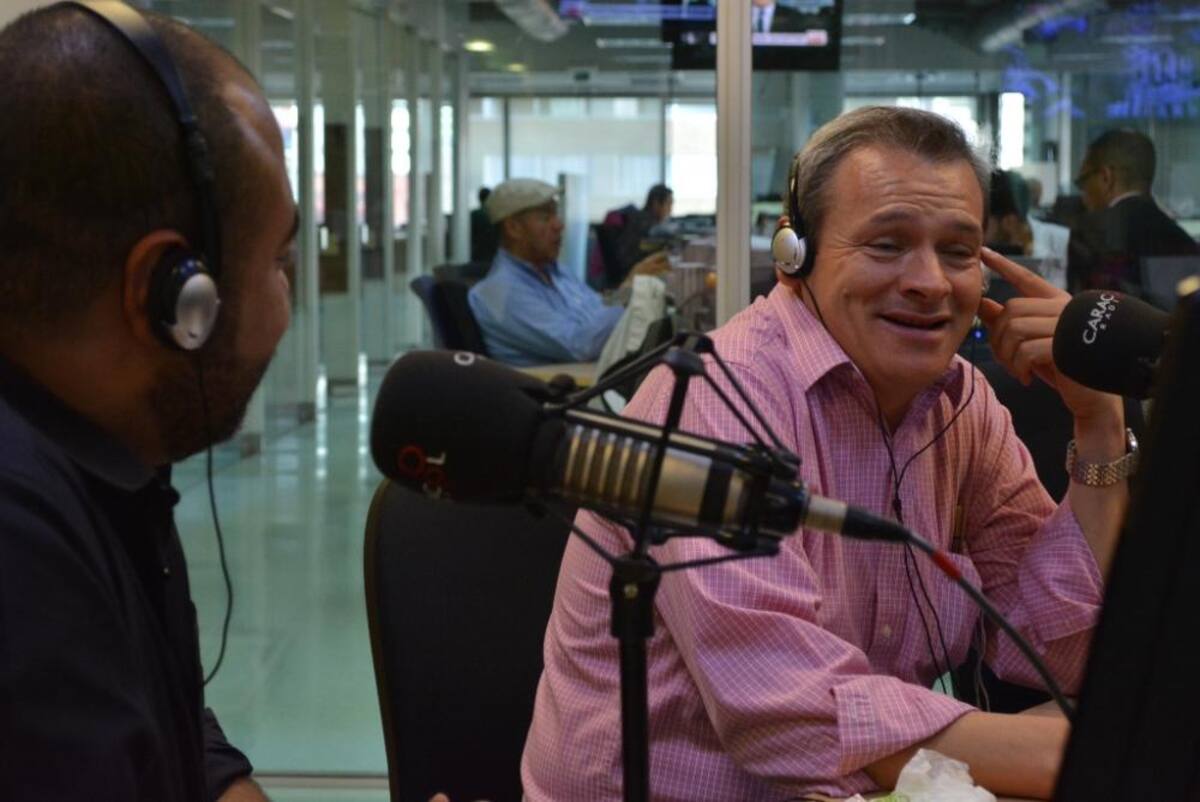 El ídolo de la radio se despide de La Luciérnaga pero continúa con sus comentarios deportivos en El Pulso del Fútbol. #GraciasPelaez
