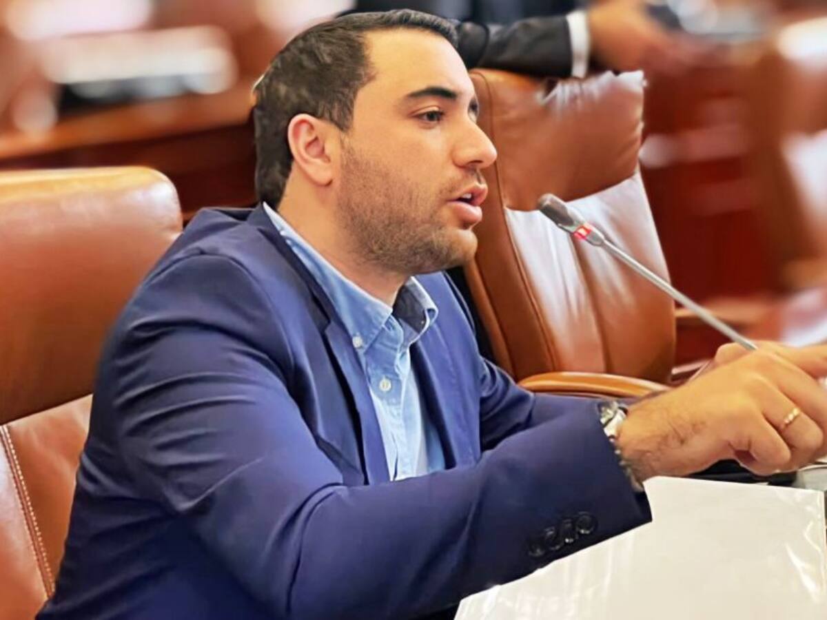 Bancos deben asumir costo de avalúos y estudios: representante Arana