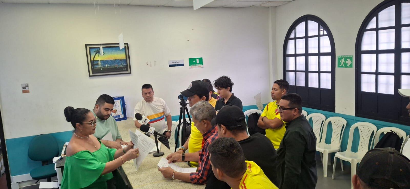 Entrega de firmas para cabildo abierto y consulta popular en Villa del Rosario/ Foto: Cortesía