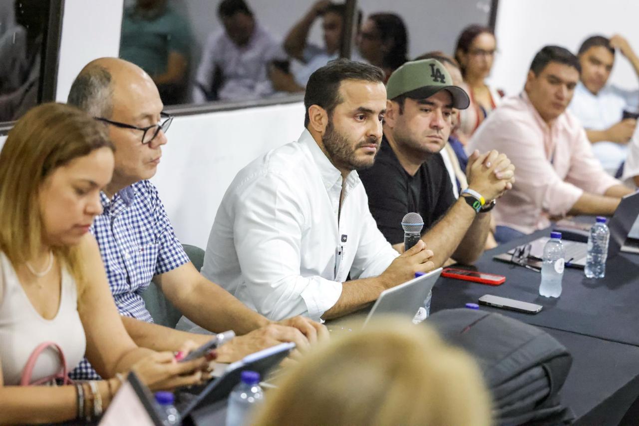 Reunión entre personal del Gobierno Nacional, Gobernación de Córdoba y transportadores.