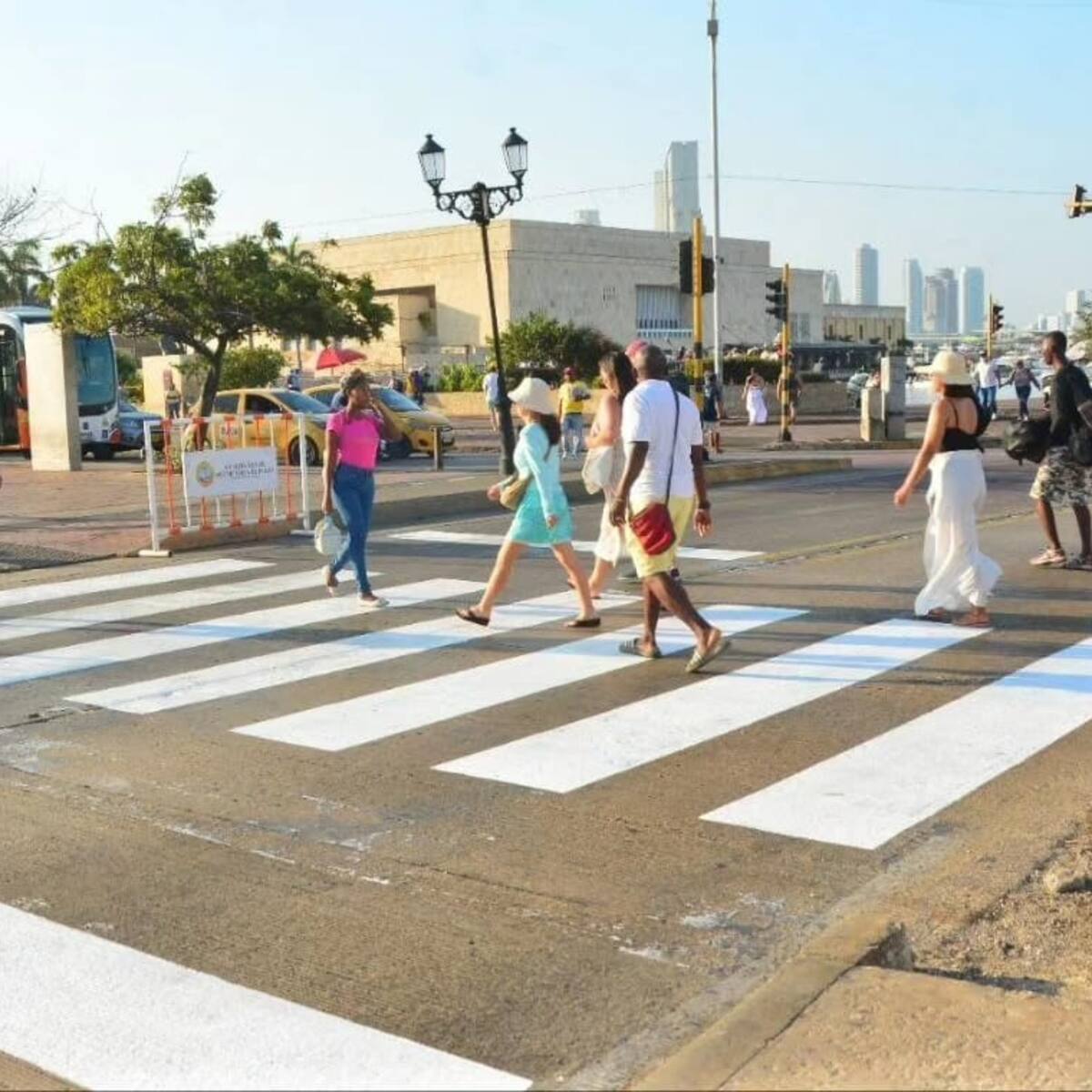 DATT realizó mantenimiento de los cruces peatonales de la Avenida Blas de Lezo