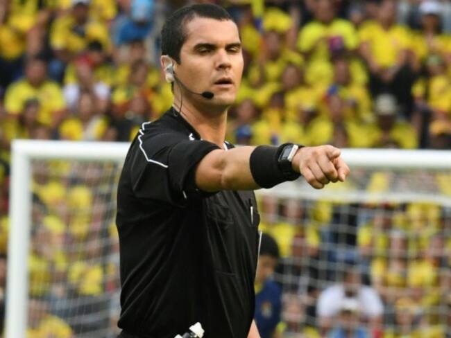 Brasileño Ricardo Marques dirigirá el juego entre Colombia y Paraguay