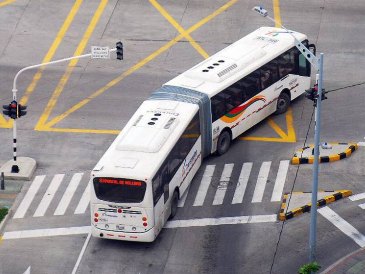 Transmetro celebra 8 años de operación con 12 nuevos vehículos
