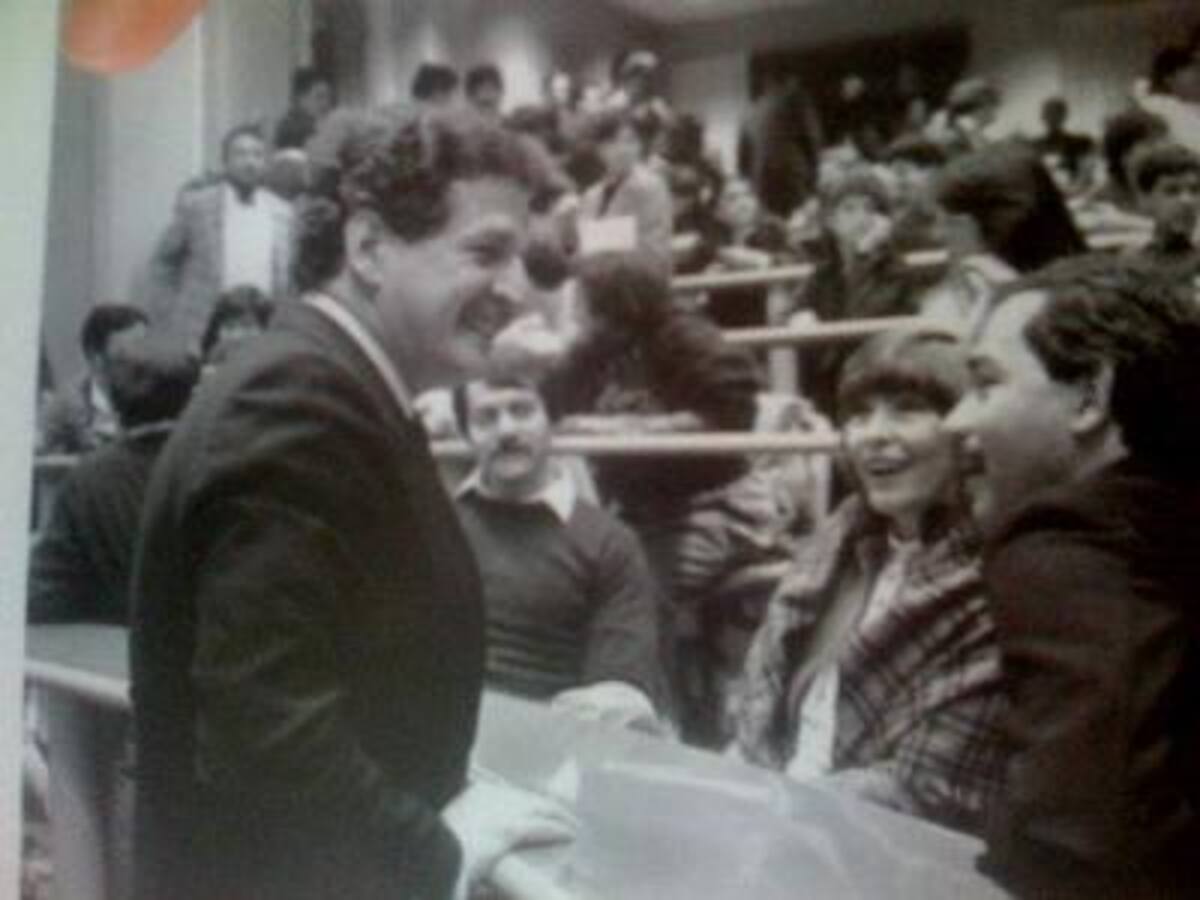 Galán en campaña política en recorrido por Colombia