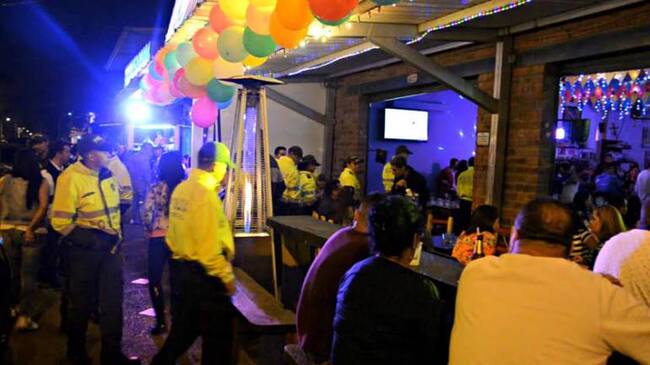 Operativos de la Policía para conducir a los menores infractores.