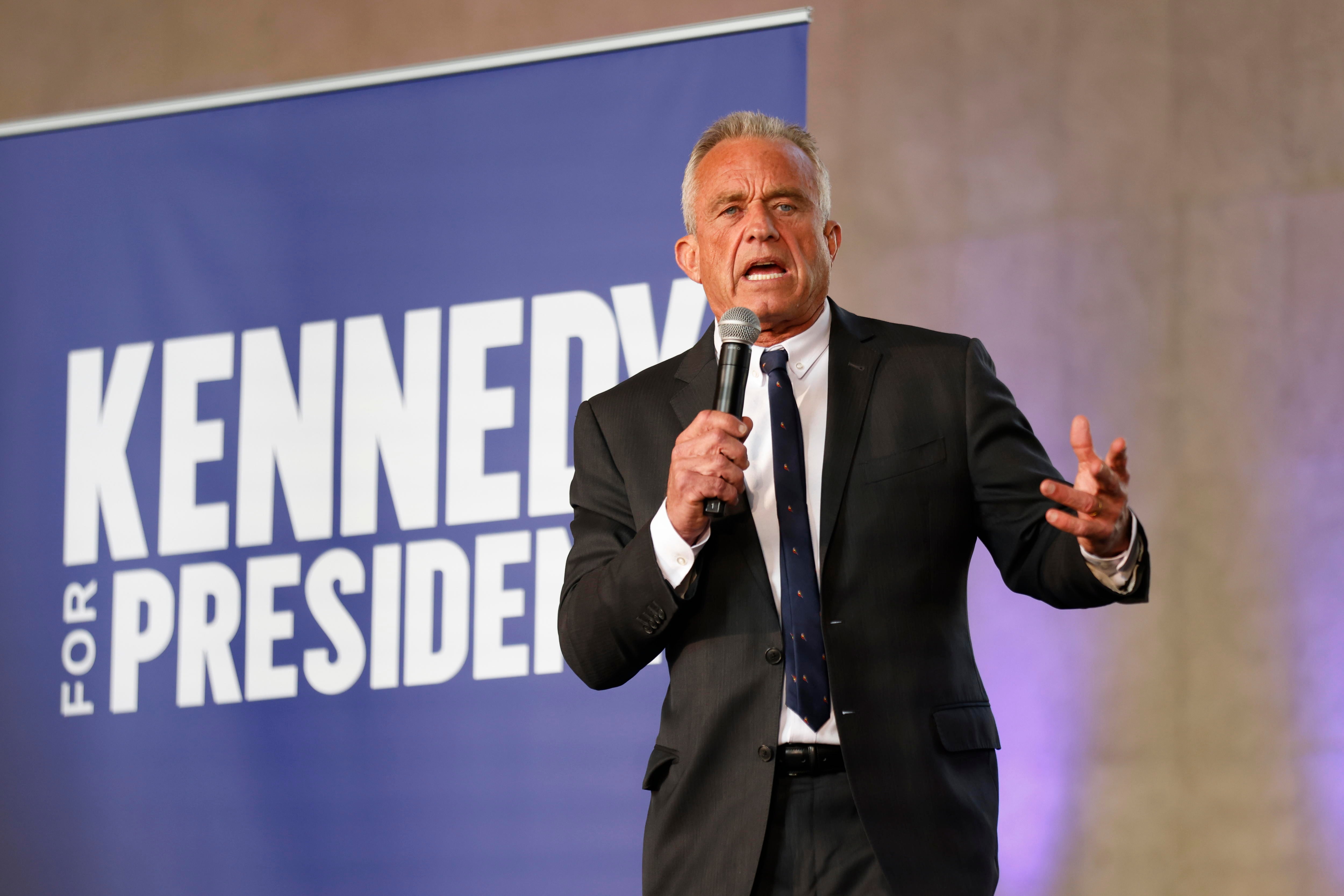 Los Angeles (United States), 31/03/2024.- Independent Presidential Candidate Robert F. Kennedy Jr. speaks as he hosts Cesar Chavez Day at Union Station in Los Angeles, California, USA, 30 March 2024. EFE/EPA/CAROLINE BREHMAN