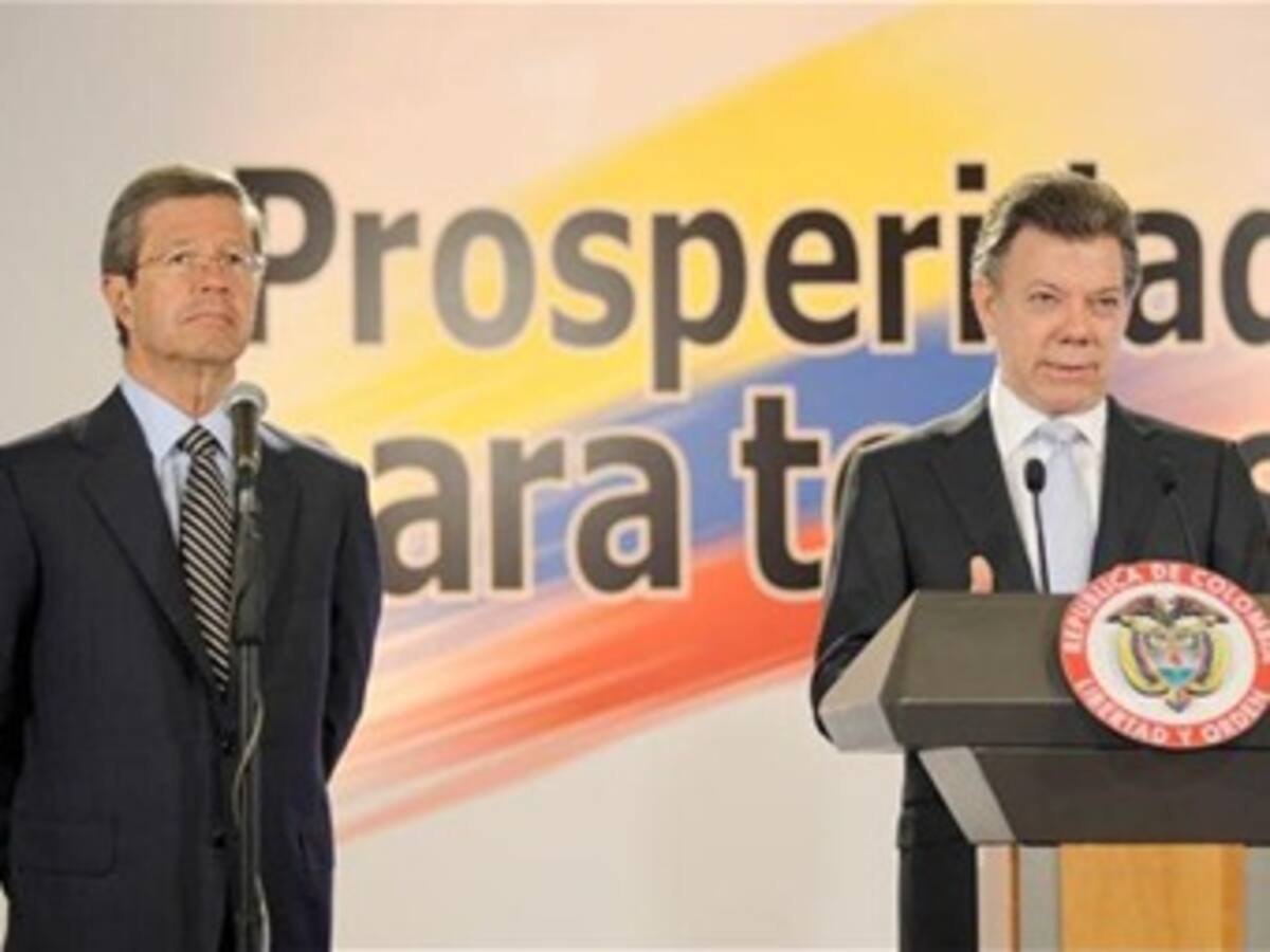 Presidente Santos lamenta la renuncia de Juan Carlos Esguerra y prepara respuesta