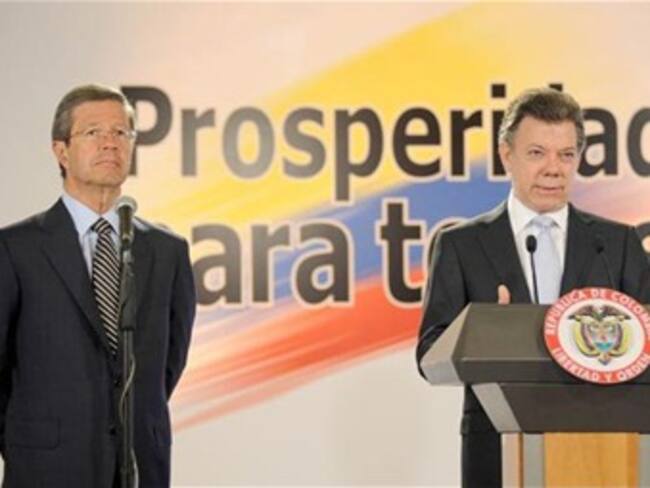 Presidente Santos lamenta la renuncia de Juan Carlos Esguerra y prepara respuesta