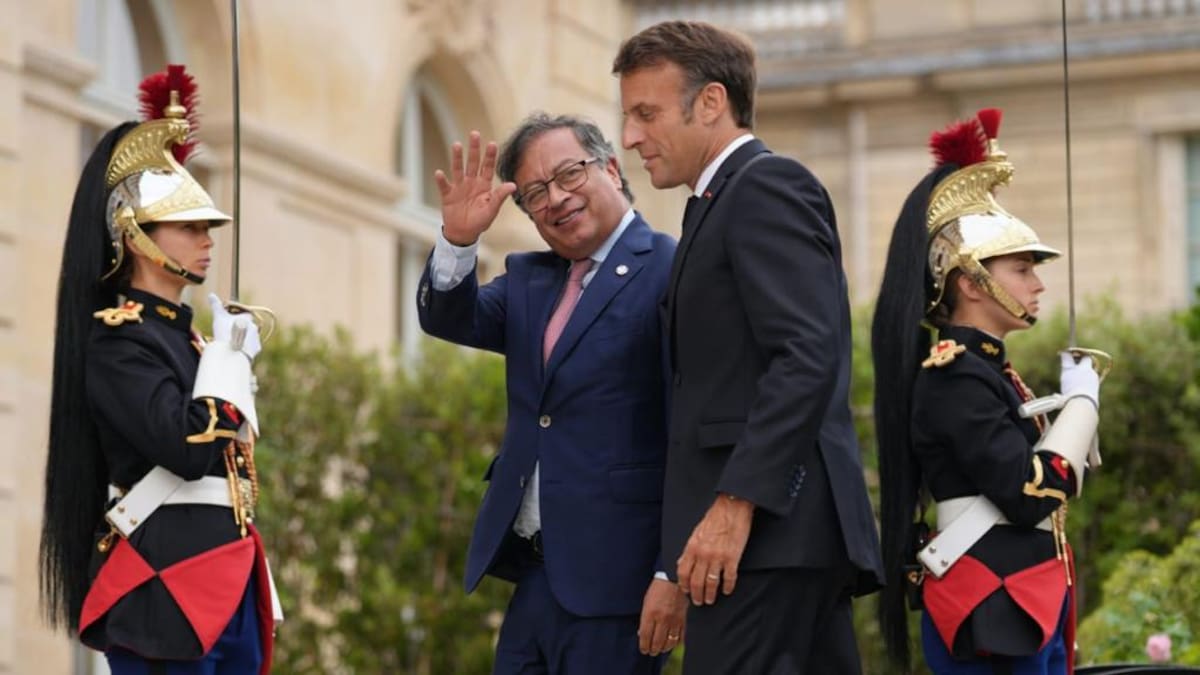 Macron acuerda impulsar propuesta de Petro sobre cambio de deuda por acción climática
