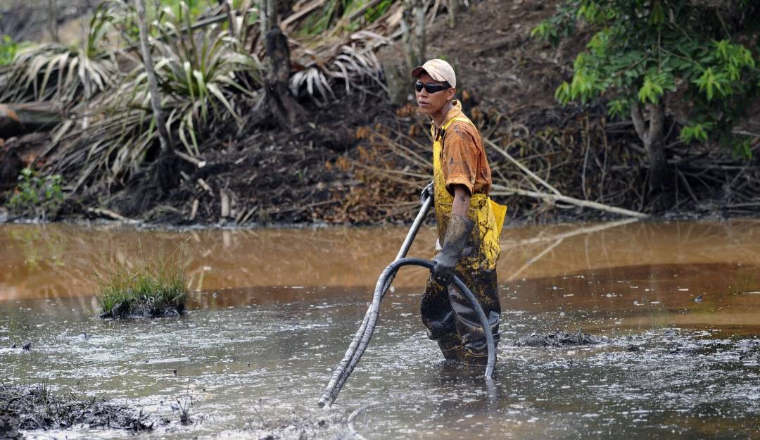 Derrame petrolero en Ecuador.          Foto: Getty 